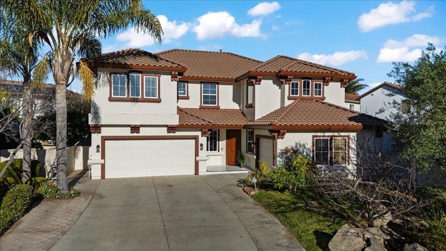 16 Wimbledon Cir, Salinas