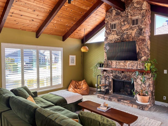 100 Harbour Dr, EL GRANADA