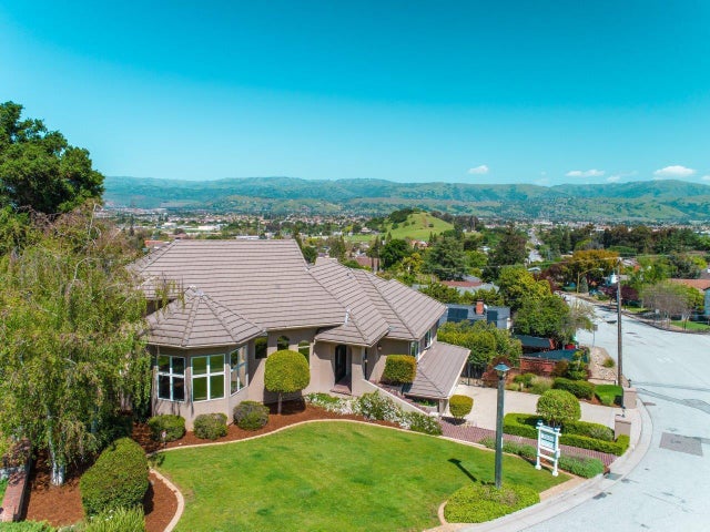 1055 W Dunne Ave, Morgan Hill