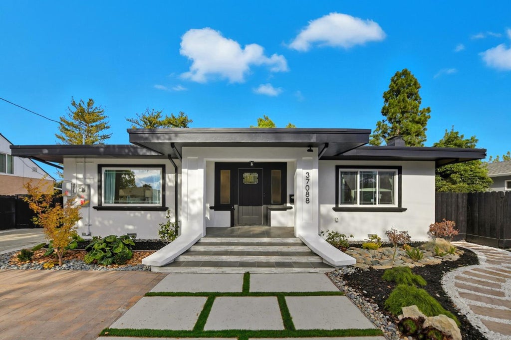 37088 Arden St, NEWARK