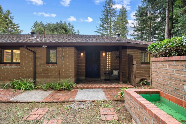 205 Grandview Dr, WOODSIDE