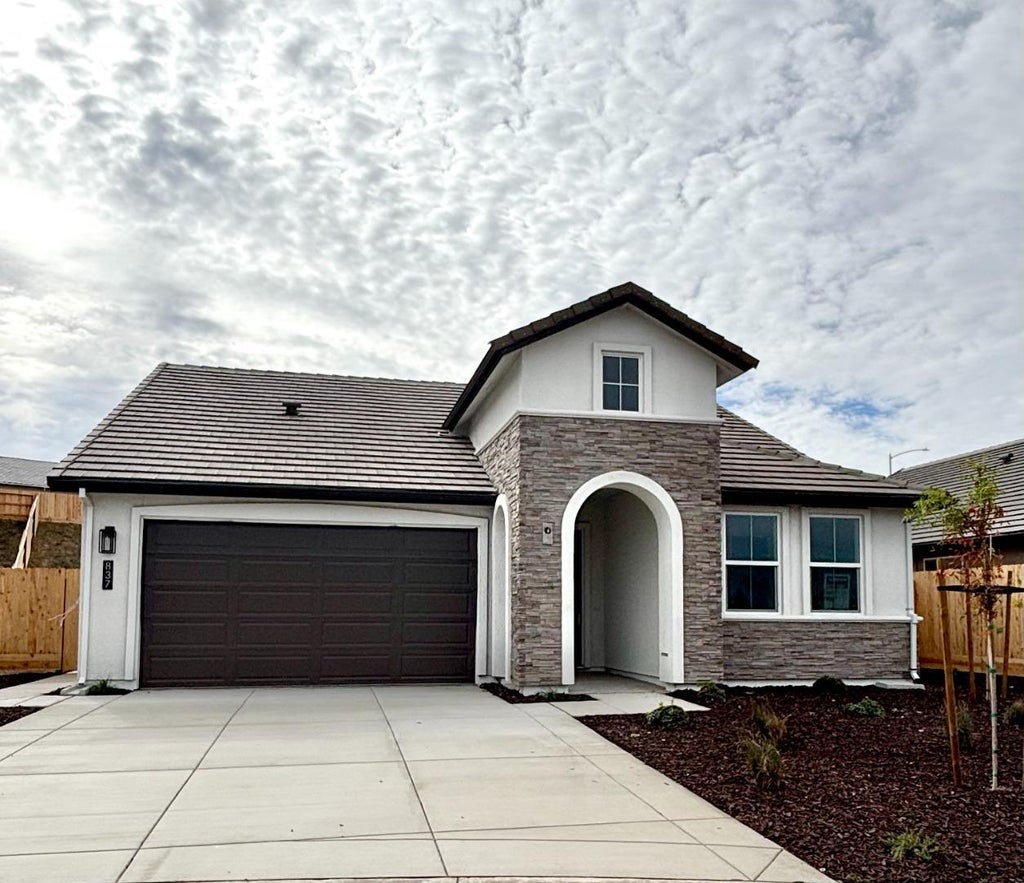 837 Emma Ct, HOLLISTER