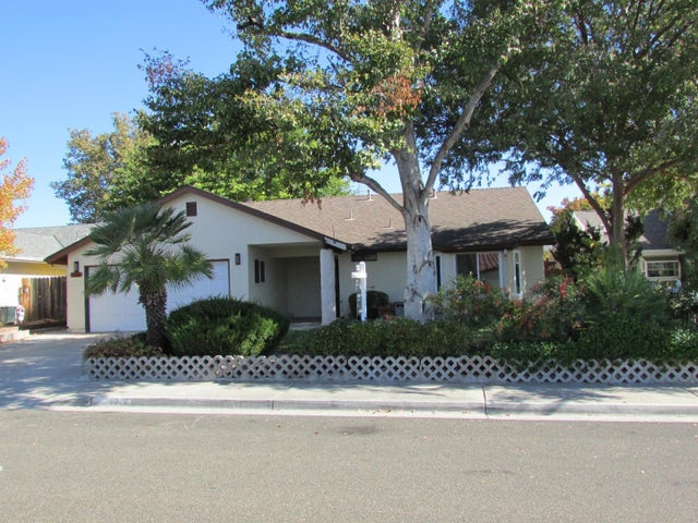 1716 Wade Dr, PASO ROBLES