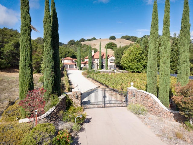 5371 Stonehurst Dr, MARTINEZ