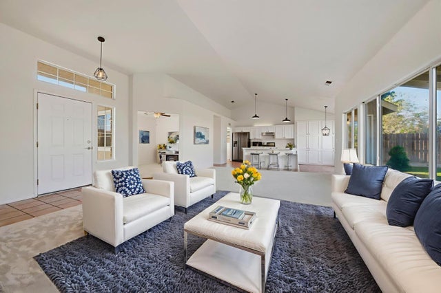 612 Saffron St, HANFORD