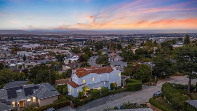 1597 Molitor Rd, BELMONT