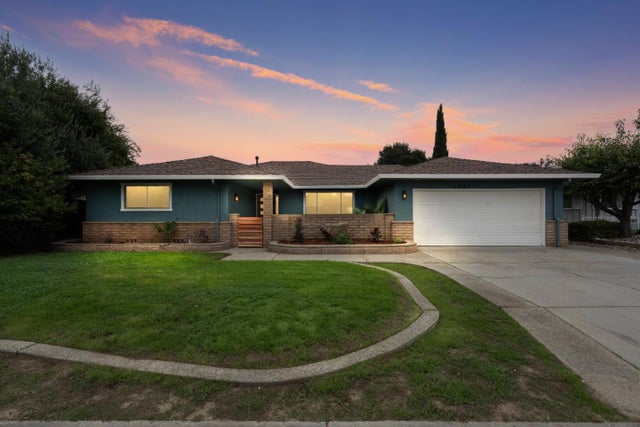 1941 Memorial Dr, HOLLISTER