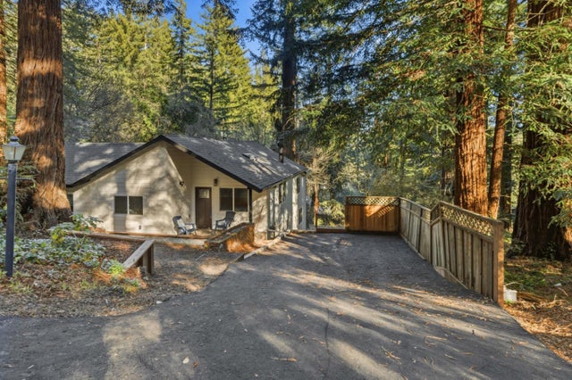 831 Hillcrest Dr, Felton