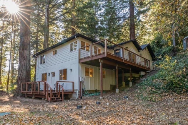 831 Hillcrest Dr, Felton