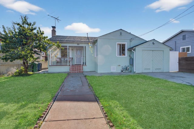 22133 Peralta, HAYWARD