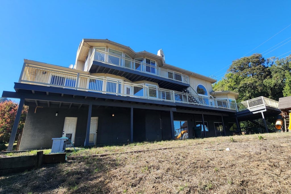 245 Heacox Rd, WOODSIDE