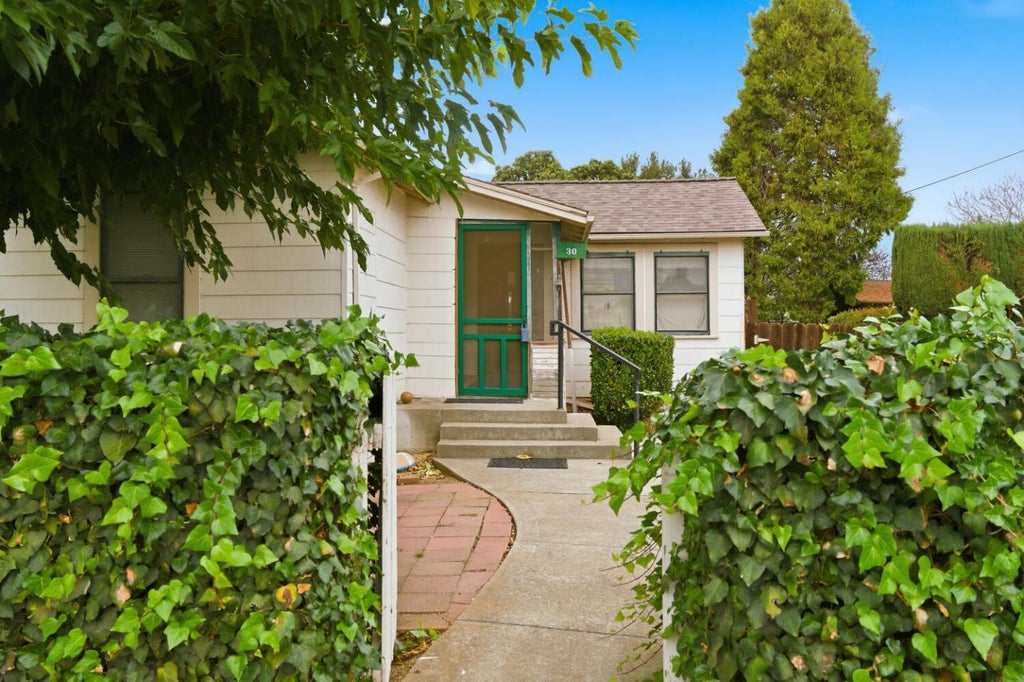 30 Chester Ave, SAN MARTIN