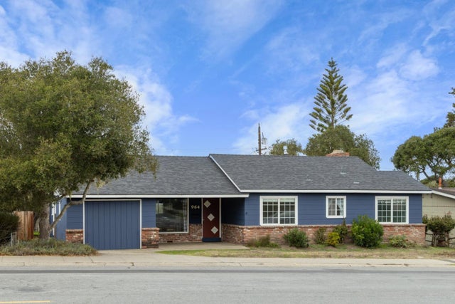 964 Forest Ave, PACIFIC GROVE