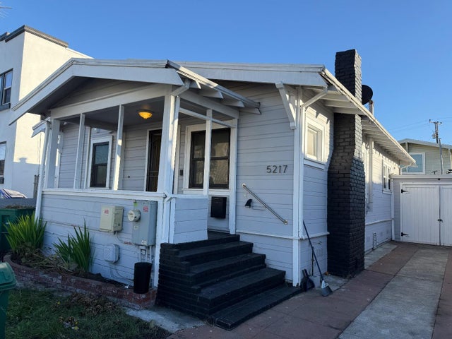 5217 Bancroft Ave, Oakland