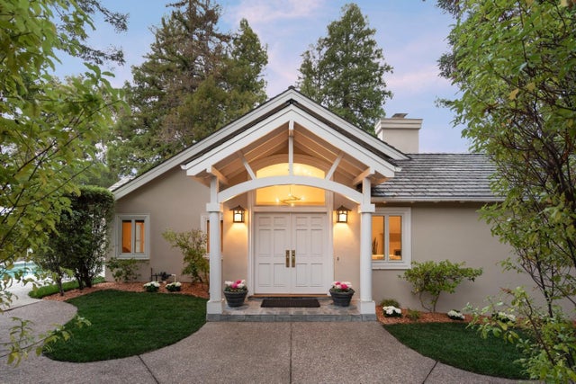 300 Glendale Rd, HILLSBOROUGH