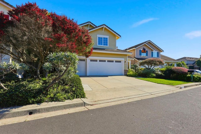 65 Driftwood Cir, PACIFICA