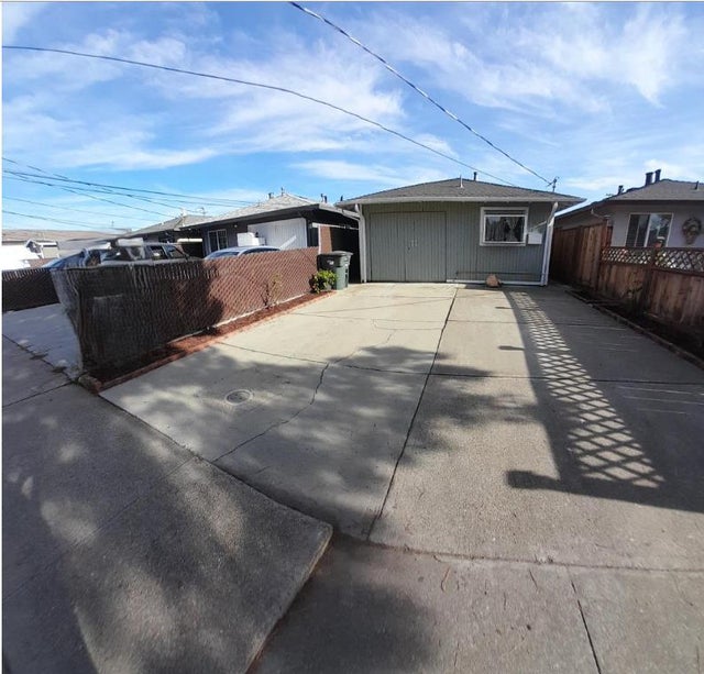 512 Hurlingame Ave, REDWOOD CITY