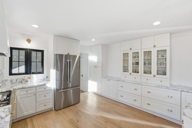 203 Santa Clara Ave, Redwood City