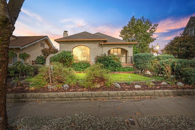 588 6th St, HOLLISTER