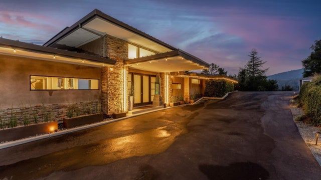 Address Not Disclosed, LOS ALTOS HILLS