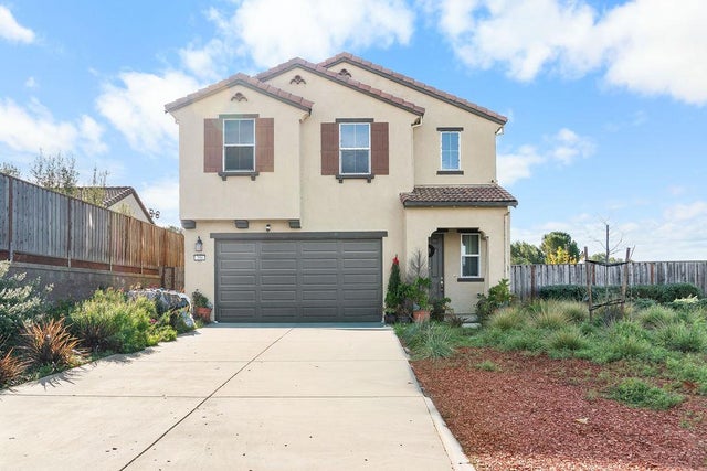 390 Tanoak St, HOLLISTER