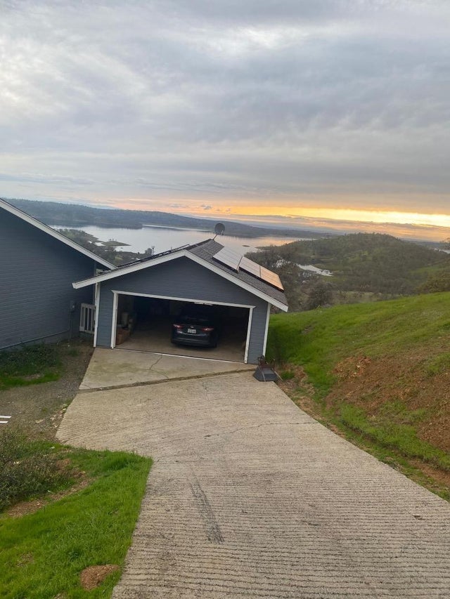 5448 Arbolada Dr, LA GRANGE