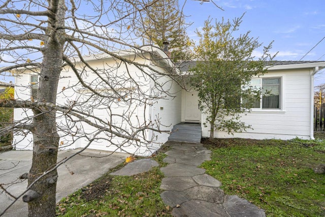 80 Hilltop Dr, SAN CARLOS