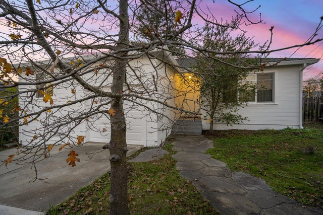 80 Hilltop Dr, SAN CARLOS