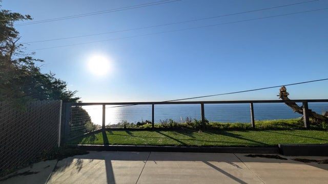 910 Skyline Dr, Daly City