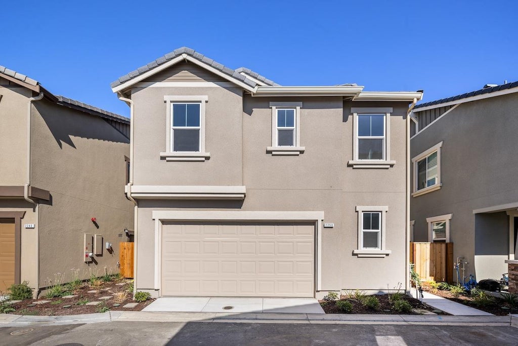 2250 Gladiola Dr, HOLLISTER