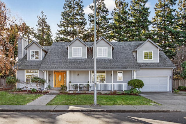 829 Moraga Dr, Mountain View