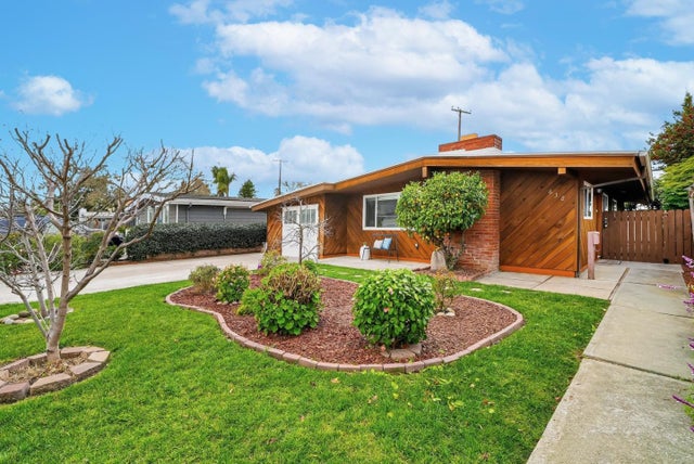 638 Woodhams Rd, Santa Clara