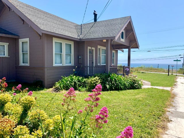 2 3rd Ave, DAVENPORT