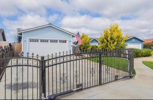 11 Manzano Cir, SALINAS