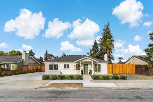 432 Oak Ridge Dr, Redwood City