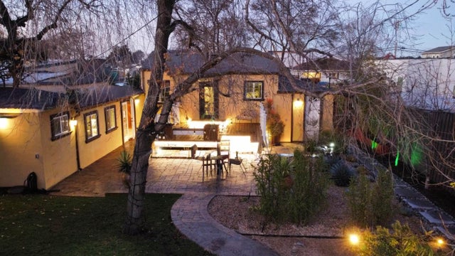 3024 Hoover St, REDWOOD CITY