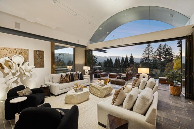 65 Cheyenne Pt, Portola Valley