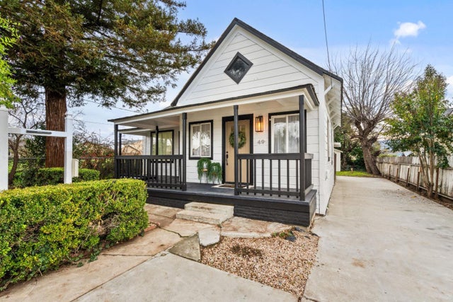 49 Hawkins St, HOLLISTER