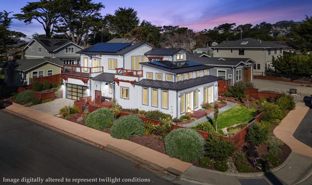 239 Beach St, MOSS BEACH