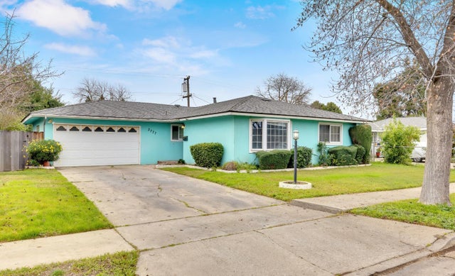 2777 Agnes Way, MERCED