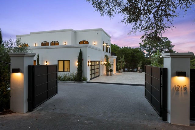 1215 La Cumbre, Hillsborough