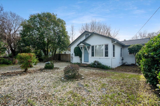409 Smile Pl, REDDING