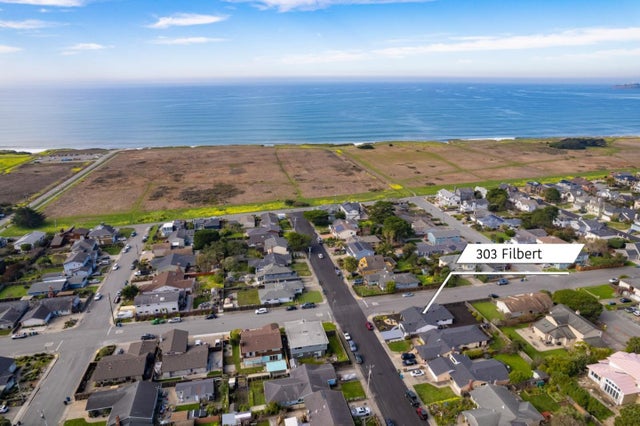 303 Filbert St, Half Moon Bay