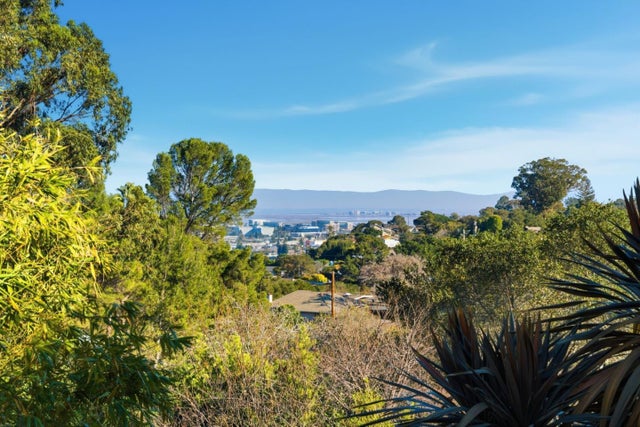 1515 Ridge Rd, Belmont