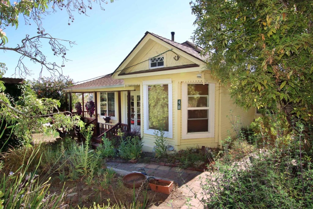 46 Valley View Rd, WATSONVILLE