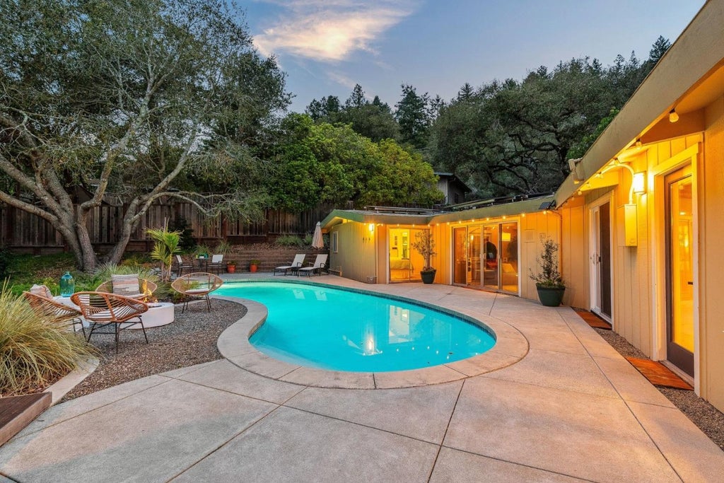 111 Ponderosa Dr, Santa Cruz