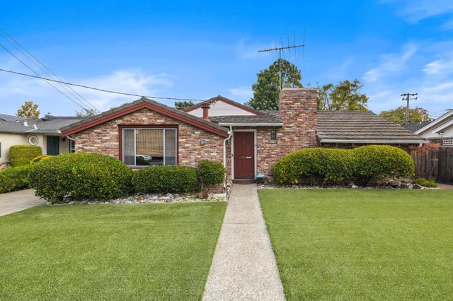 1385 Elm St, SAN CARLOS