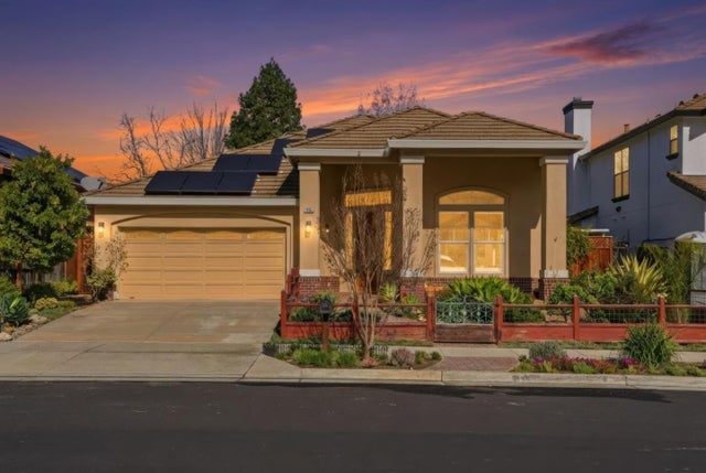 1655 Valley Oaks Dr, Gilroy