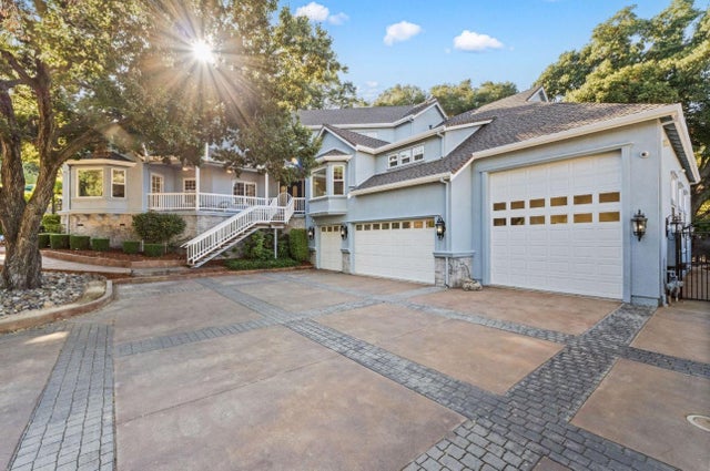 1925 Mantelli Dr, Gilroy