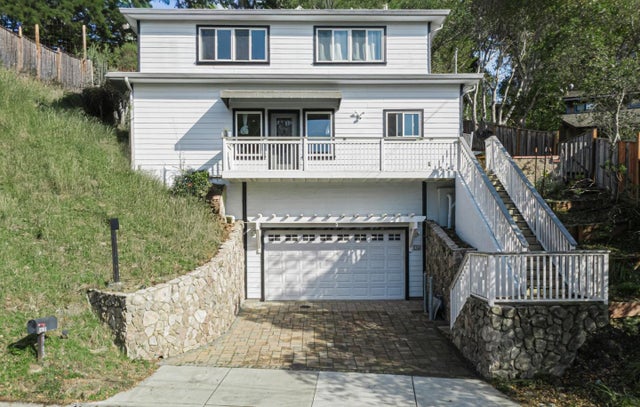 2702 Monte Cresta Dr, BELMONT